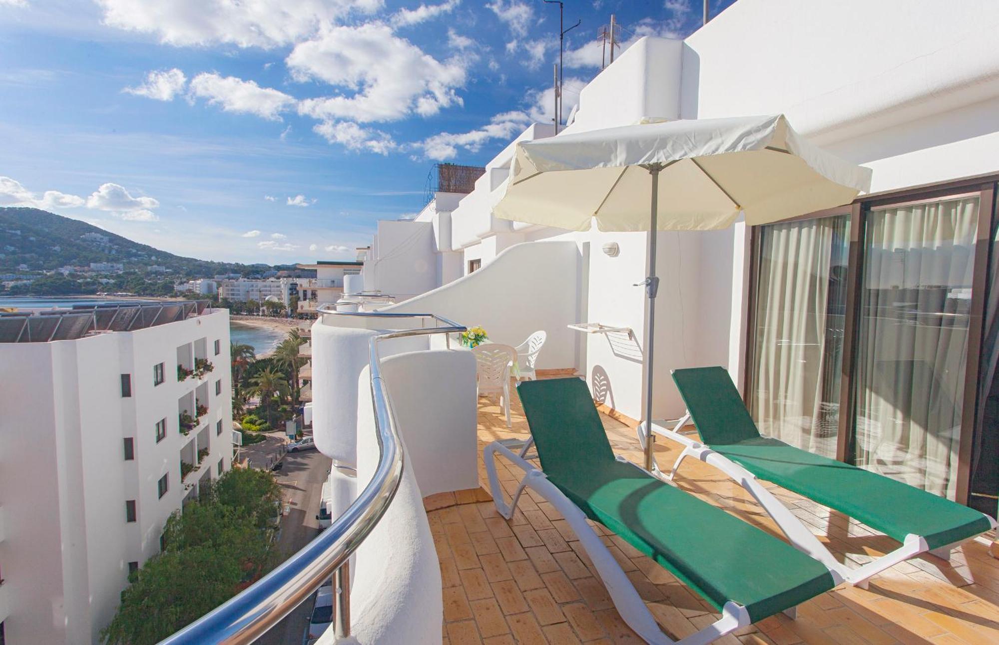 Apartamentos Bon Lloc Santa Eularia des Riu Rum bild