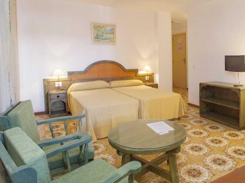 Apartamentos Bon Lloc Santa Eularia des Riu Exteriör bild