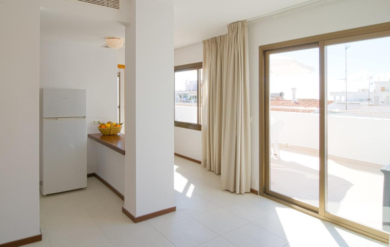 Apartamentos Bon Lloc Santa Eularia des Riu Exteriör bild