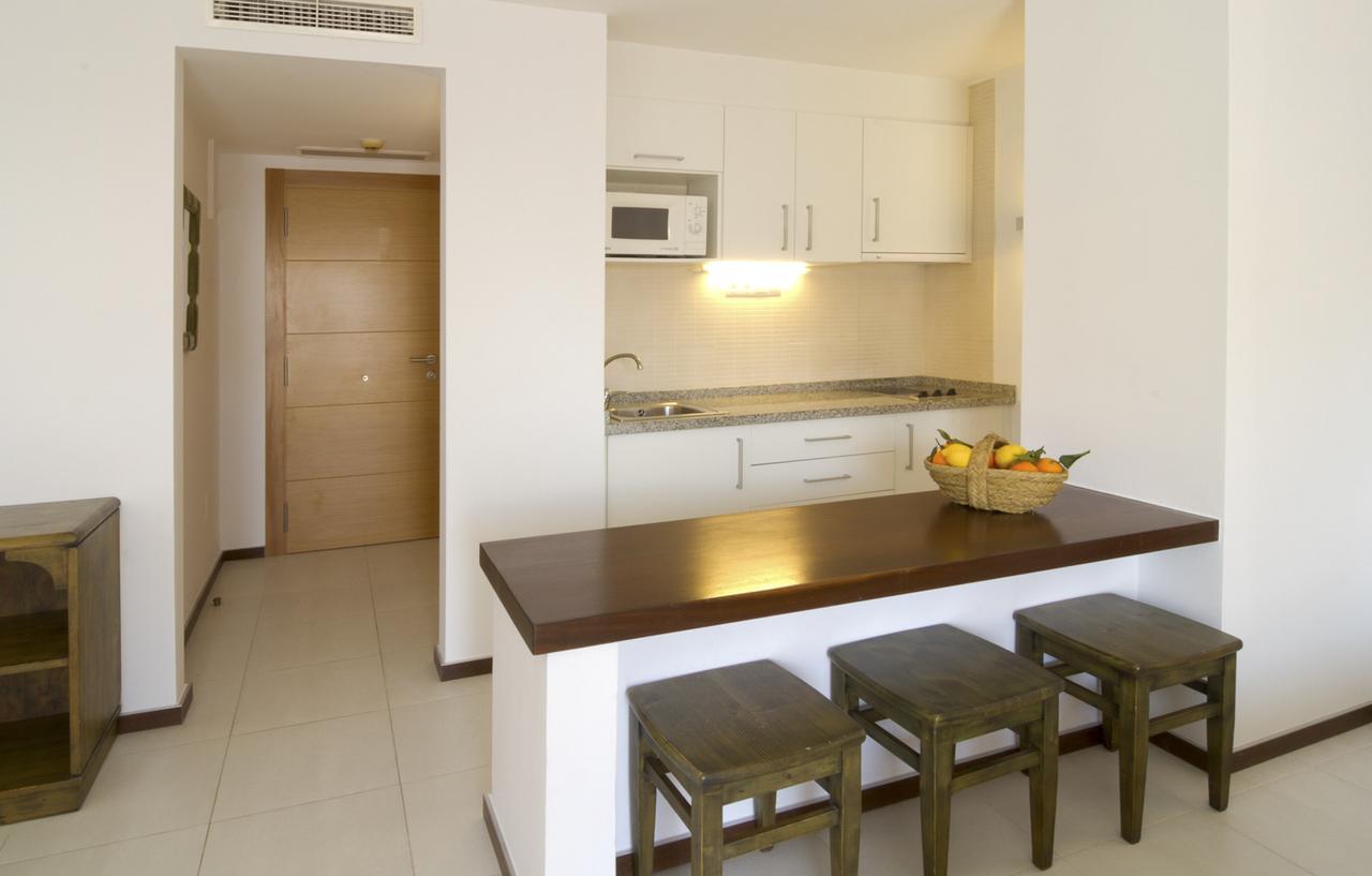 Apartamentos Bon Lloc Santa Eularia des Riu Exteriör bild