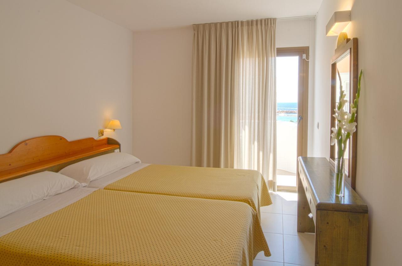 Apartamentos Bon Lloc Santa Eularia des Riu Exteriör bild