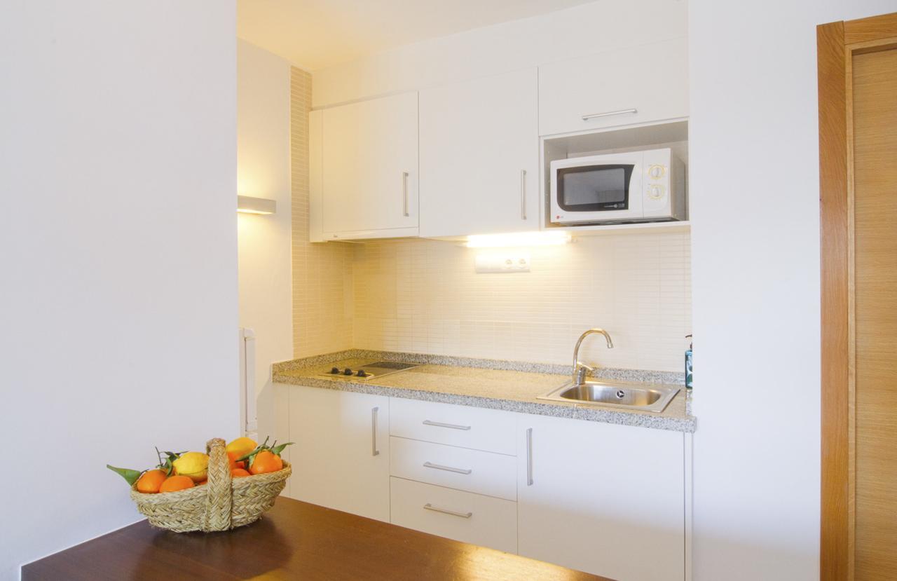 Apartamentos Bon Lloc Santa Eularia des Riu Exteriör bild