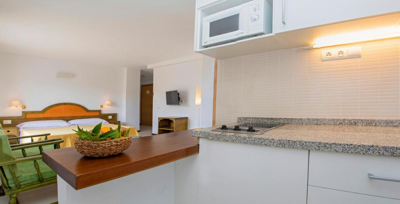 Apartamentos Bon Lloc Santa Eularia des Riu Exteriör bild