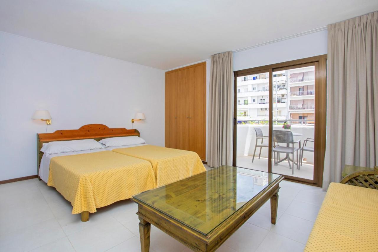 Apartamentos Bon Lloc Santa Eularia des Riu Exteriör bild